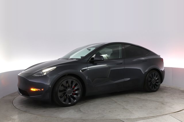 2025 Tesla Model Y — photo 14 of 21