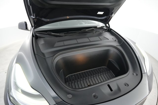 2025 Tesla Model Y — photo 20 of 21