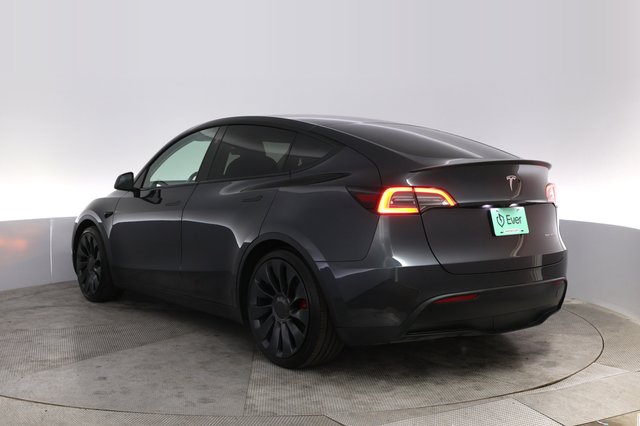 2025 Tesla Model Y — photo 13 of 21