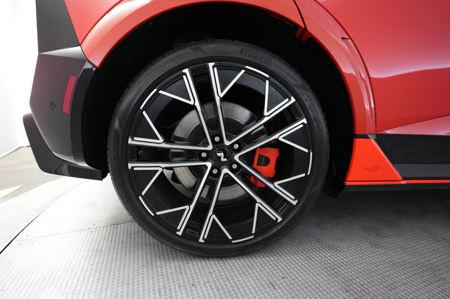2025 Hyundai IONIQ 5 — photo 17 of 21