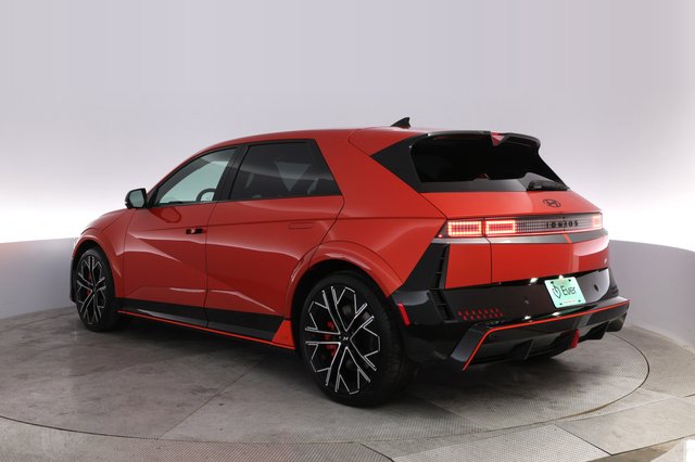 2025 Hyundai IONIQ 5 — photo 13 of 21
