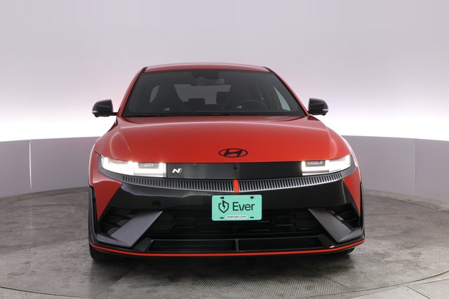2025 Hyundai IONIQ 5 — photo 9 of 21
