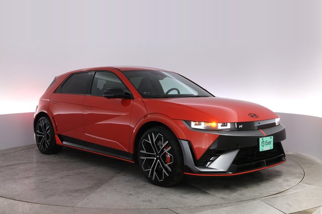 2025 Hyundai IONIQ 5 — photo 10 of 21