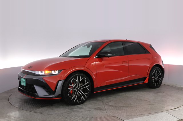 2025 Hyundai IONIQ 5 — photo 14 of 21