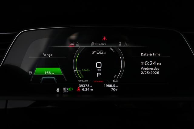 2022 Audi e-tron — photo 5 of 21