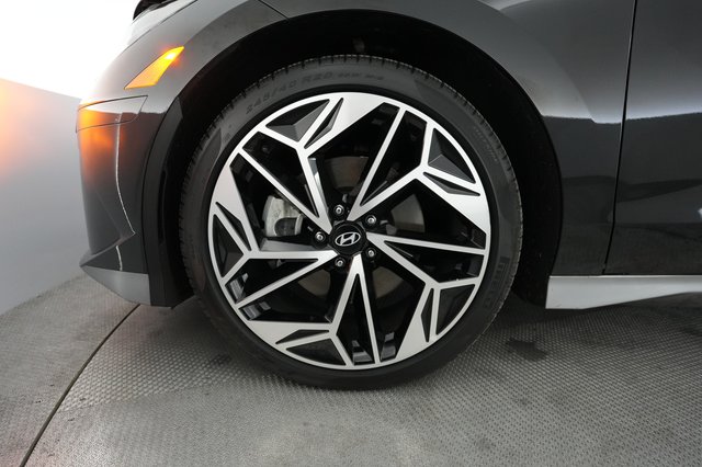 2024 Hyundai IONIQ 6 — photo 15 of 21