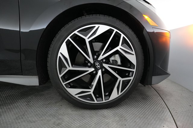 2024 Hyundai IONIQ 6 — photo 16 of 21