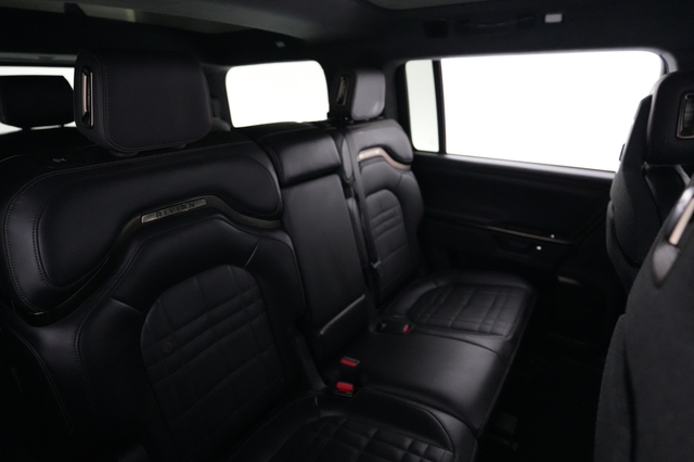 2025 Rivian R1S