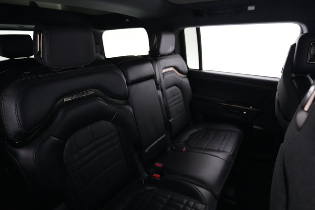 2025 Rivian R1S — photo 4 of 21