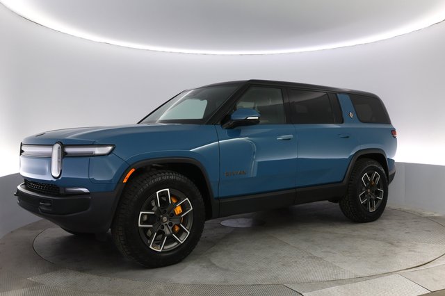 2025 Rivian R1S — photo 14 of 21