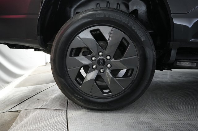 2022 Ford F-150 Lightning — photo 11 of 15