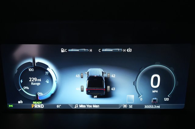 2022 Ford F-150 Lightning — photo 5 of 15