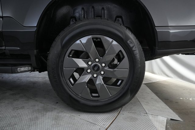 2022 Ford F-150 Lightning — photo 7 of 15