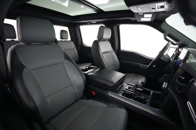 2022 Ford F-150 Lightning — photo 12 of 15