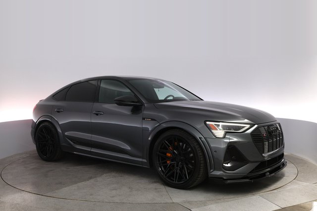2022 Audi e-tron S Sportback — photo 11 of 25
