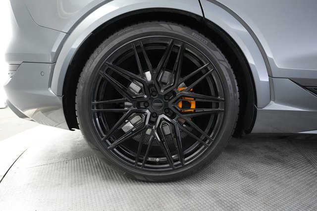 2022 Audi e-tron S Sportback — photo 17 of 25