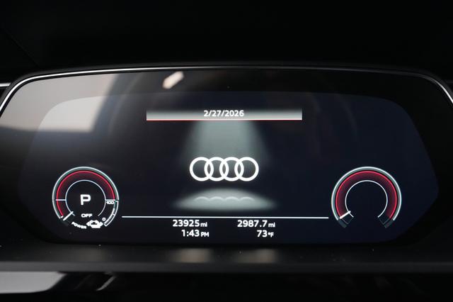 2022 Audi e-tron S Sportback — photo 5 of 25
