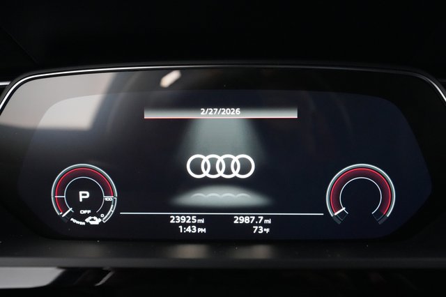 2022 Audi e-tron S Sportback — photo 5 of 25