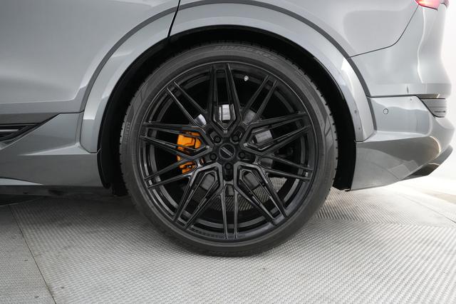2022 Audi e-tron S Sportback — photo 7 of 25