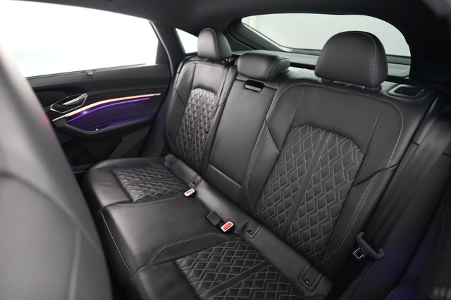 2022 Audi e-tron S Sportback — photo 19 of 25
