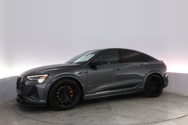 2022 Audi e-tron S Sportback — photo 14 of 25
