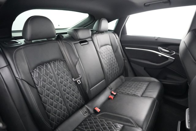 2022 Audi e-tron S Sportback — photo 4 of 25
