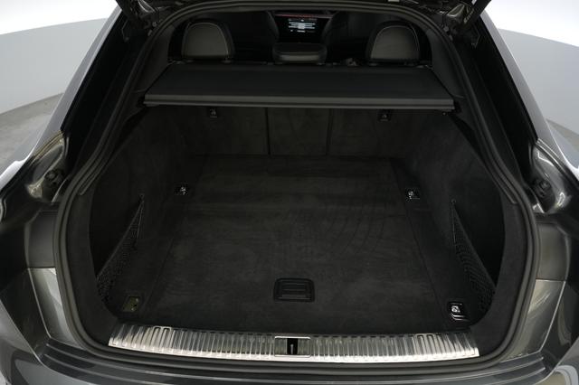 2022 Audi e-tron S Sportback — photo 6 of 25