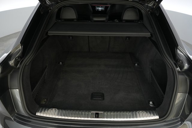 2022 Audi e-tron S Sportback — photo 6 of 25