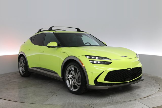 2023 Genesis GV60 — photo 10 of 21