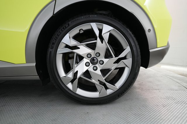 2023 Genesis GV60 — photo 7 of 21