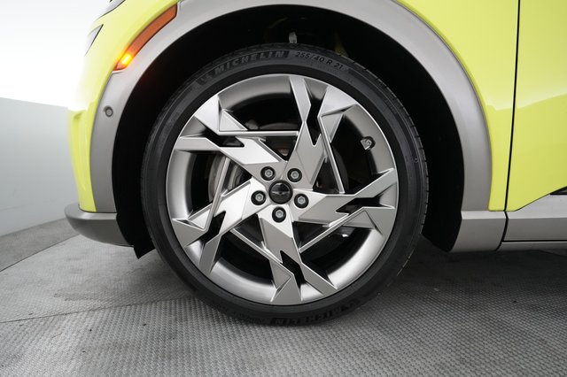 2023 Genesis GV60 — photo 15 of 21