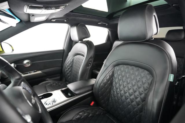 2023 Genesis GV60 — photo 3 of 21