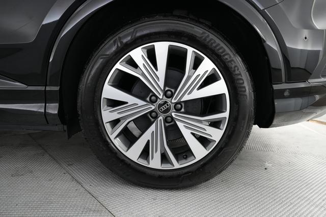 2023 Audi Q4 e-tron — photo 7 of 19
