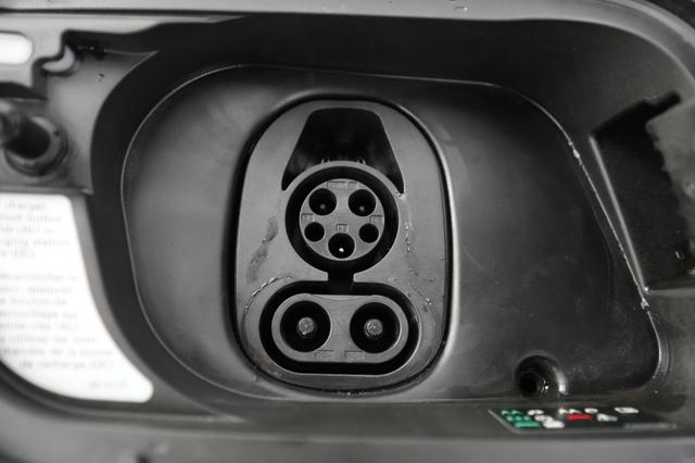 2023 Audi Q4 e-tron — photo 8 of 19