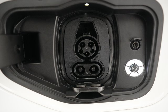 2024 Ford F-150 Lightning — photo 8 of 15