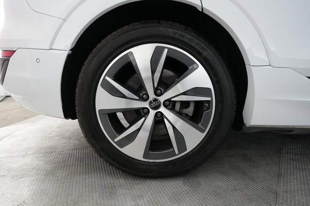 2024 Audi Q8 e-tron — photo 17 of 22