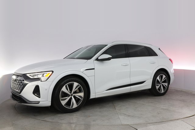 2024 Audi Q8 e-tron — photo 14 of 22
