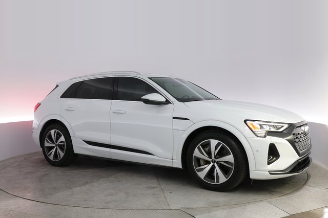 2024 Audi Q8 e-tron — photo 11 of 22