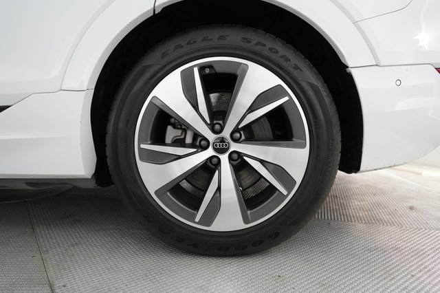2024 Audi Q8 e-tron — photo 7 of 22