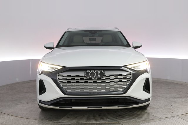 2024 Audi Q8 e-tron — photo 9 of 22