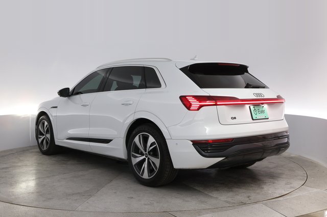 2024 Audi Q8 e-tron — photo 13 of 22