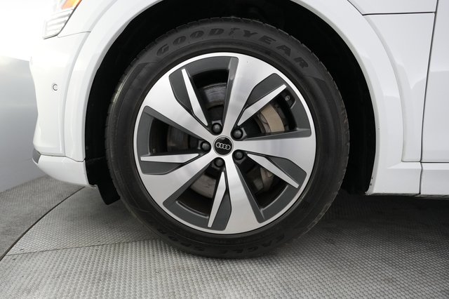 2024 Audi Q8 e-tron — photo 15 of 22