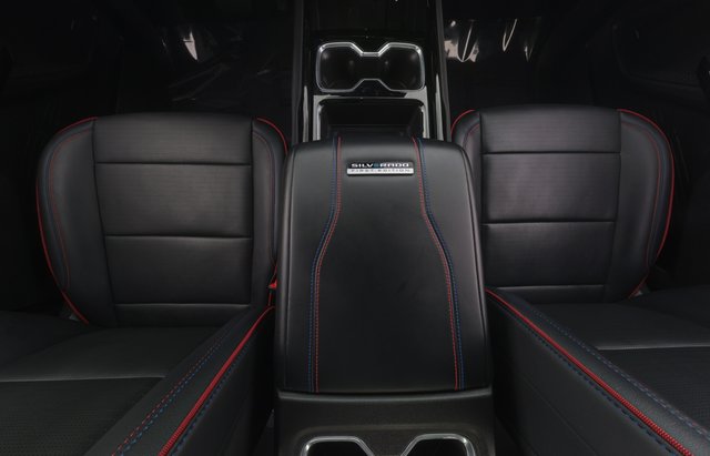 2024 Chevrolet Silverado EV — photo 16 of 18