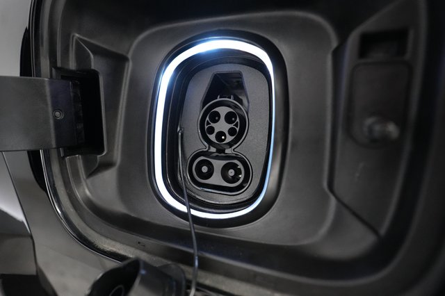 2024 Chevrolet Silverado EV — photo 8 of 18