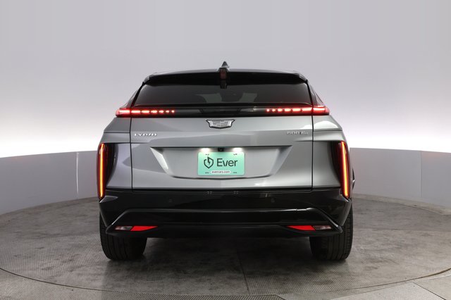 2024 Cadillac Lyriq — photo 12 of 21