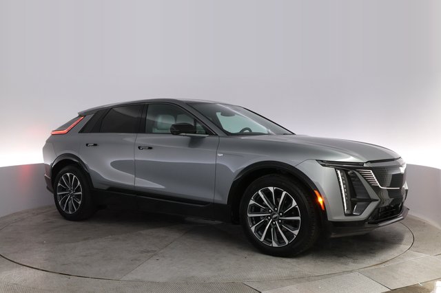 2024 Cadillac Lyriq — photo 11 of 21