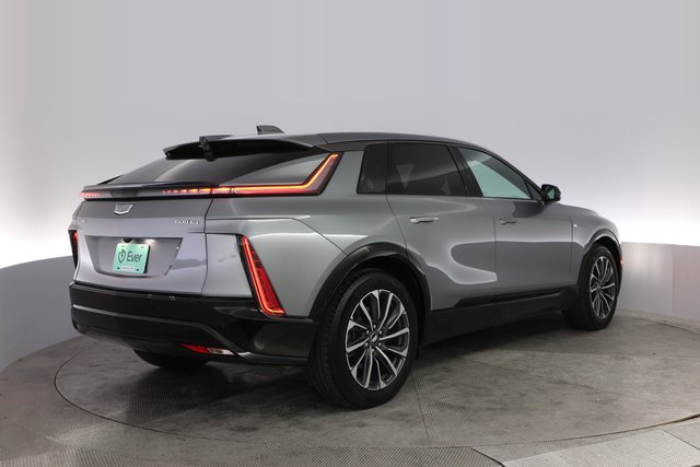2024 Cadillac Lyriq — photo 2 of 21