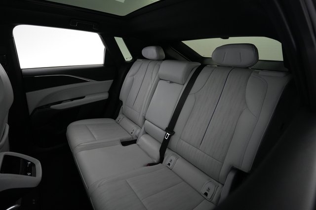 2024 Cadillac Lyriq — photo 19 of 21