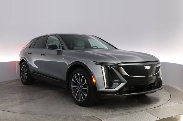 2024 Cadillac Lyriq — photo 10 of 21