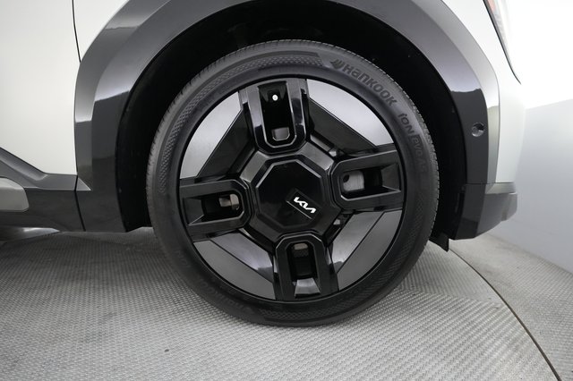 2024 Kia EV9 — photo 16 of 22